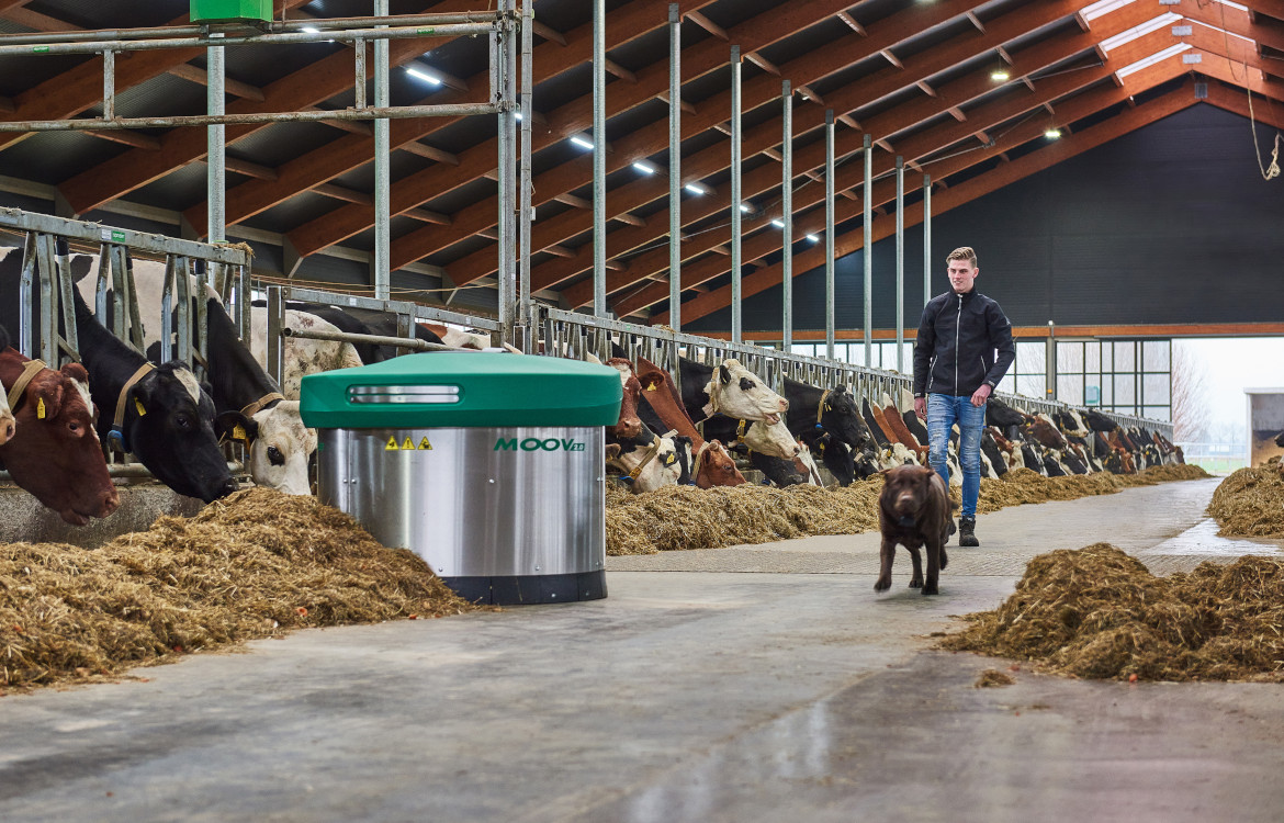 Robotul MOOV Pro 2.0